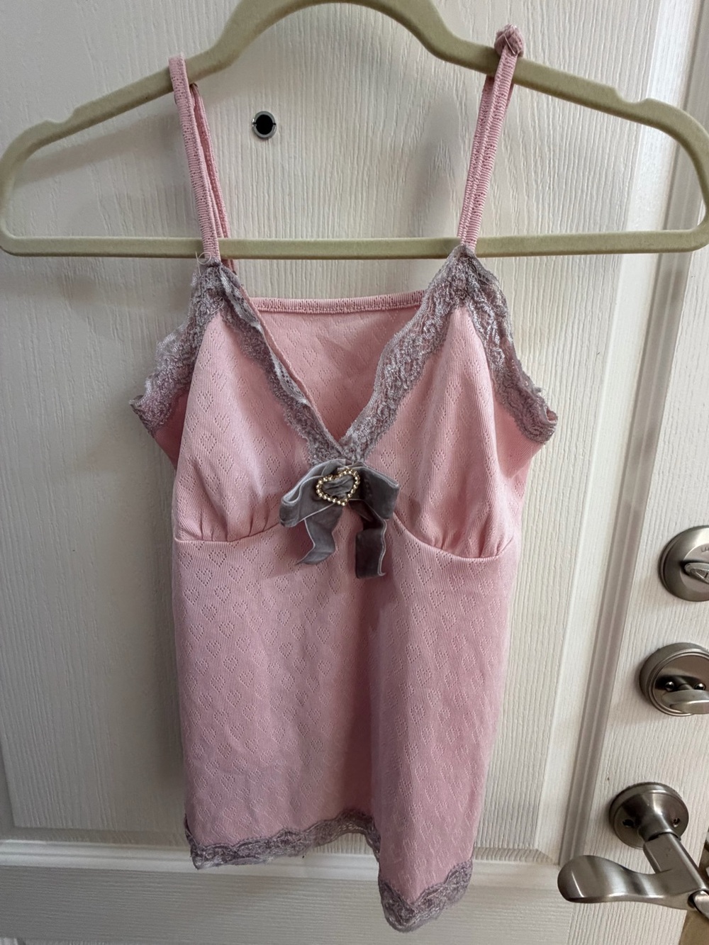 ROMWE Kawaii Pink Lace Trim Pointelle Knit Cami Top Grey Bow Heart Charm Sz S